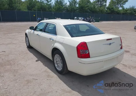 2010 Chrysler 300 Touring из США, поврежденный, VIN 2C3CA4CD8AH135485